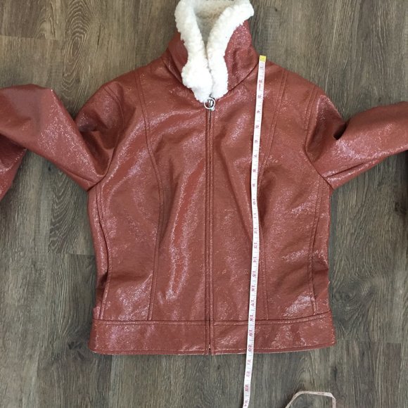 Aritzia Wilfred Tempest Cropped Vinyl Jacket Brown - Picture 13 of 14